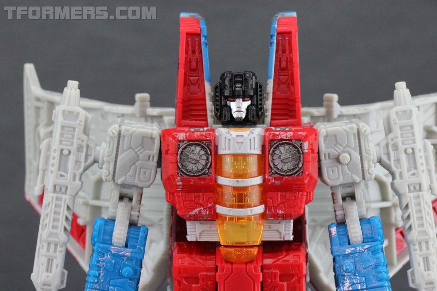 Review Siege War For Cybertron Trilogy Starscream Voyager  (12 of 52)